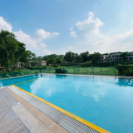 Premium Apartment In Tarudhan Valley Golf Resort Manesar Εξωτερικό φωτογραφία