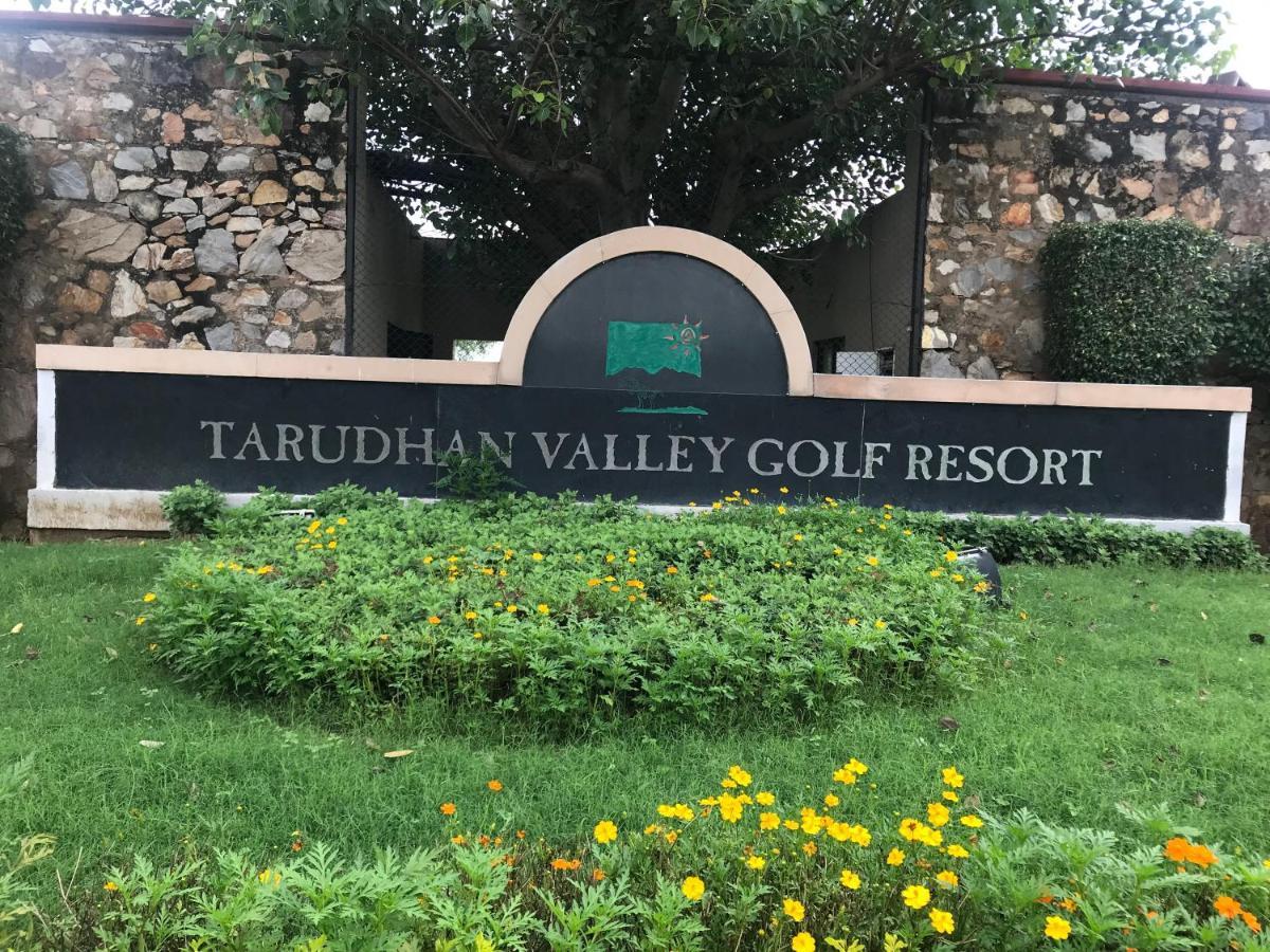 Premium Apartment In Tarudhan Valley Golf Resort Manesar Εξωτερικό φωτογραφία