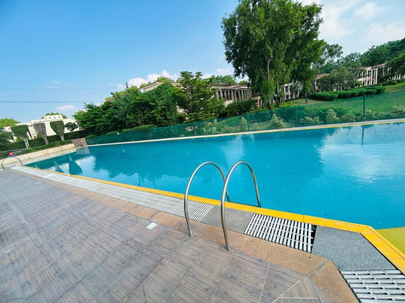 Premium Apartment In Tarudhan Valley Golf Resort Manesar Εξωτερικό φωτογραφία